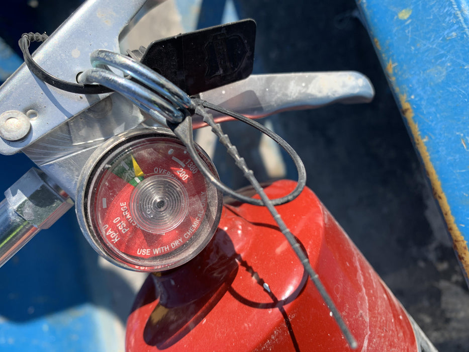 2017 Genie GS-1930 Genie GS-1930 Lift w/Fixed Rail and Chain Entry