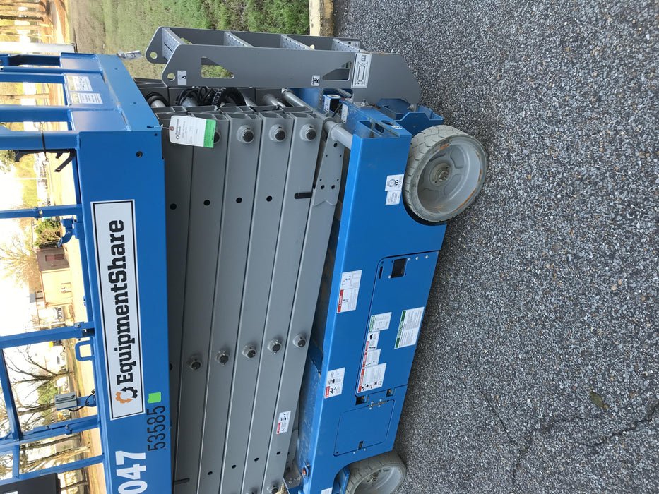 2019 Genie GS-4047 Folding rails with half height swing gate