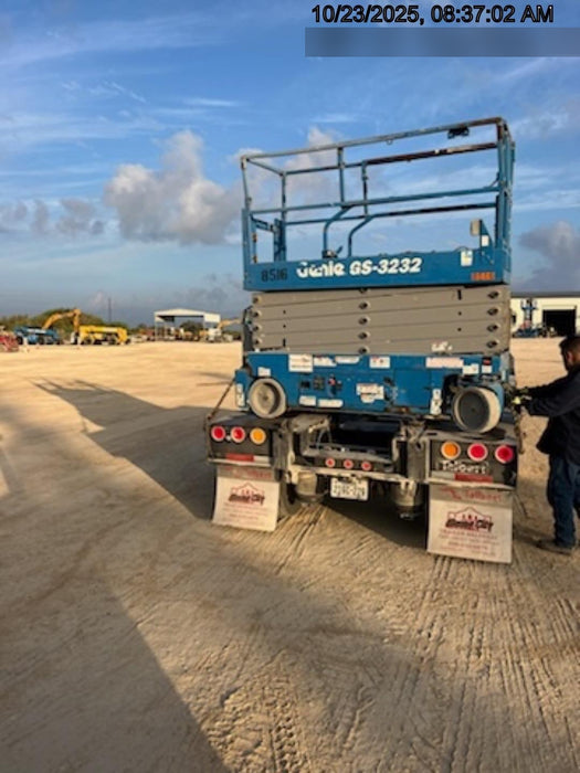 2018 Genie GS-3232 Genie GS3232 Lift w/Folding Rails and Swing Gate