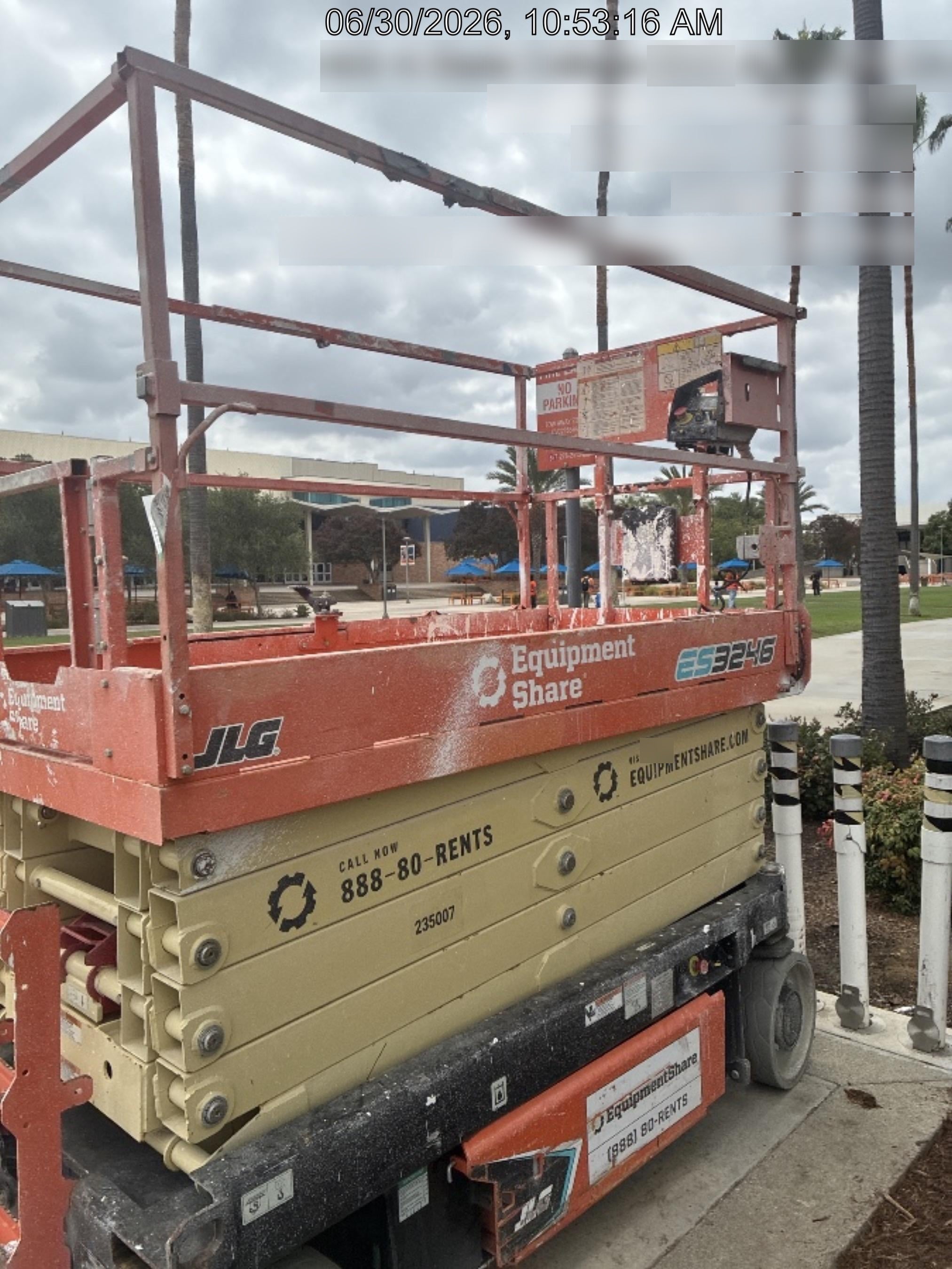 2022 JLG ES3246