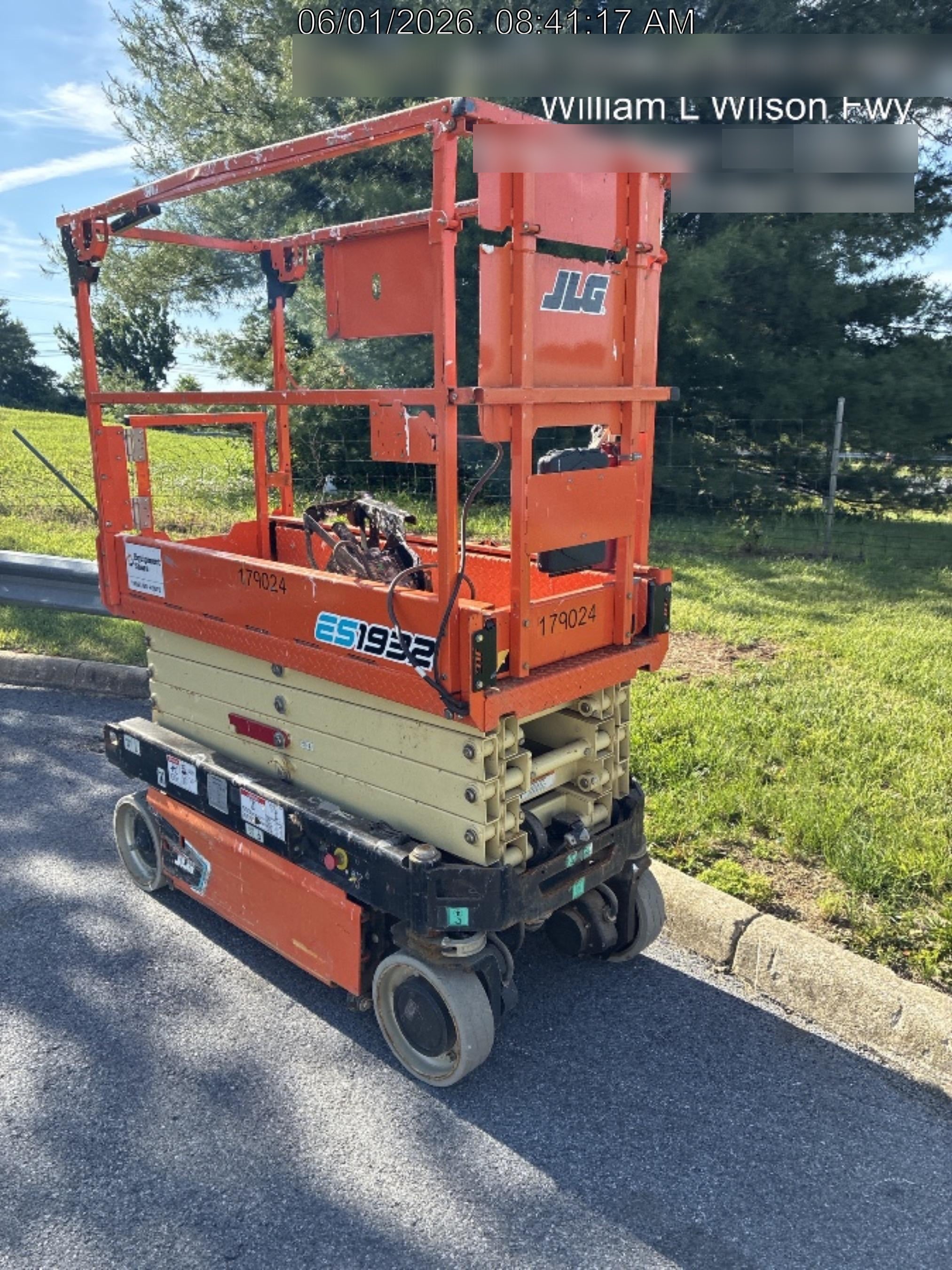 2021 JLG ES1932