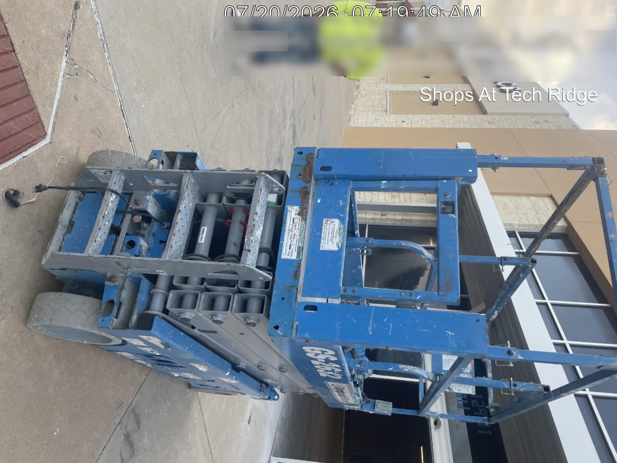 2019 Genie GS-2632 Folding rails with half height swing gate