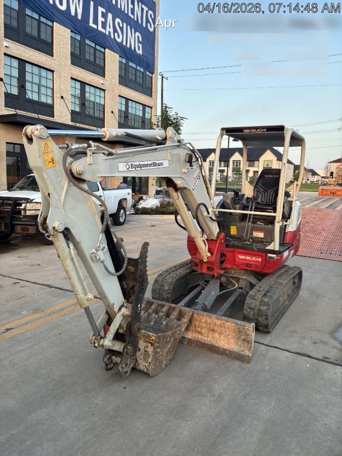 2024 TAKEUCHI TB235-2R