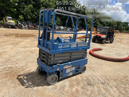 2019 Genie GS-1930 Fixed Rails with Chain Entry
