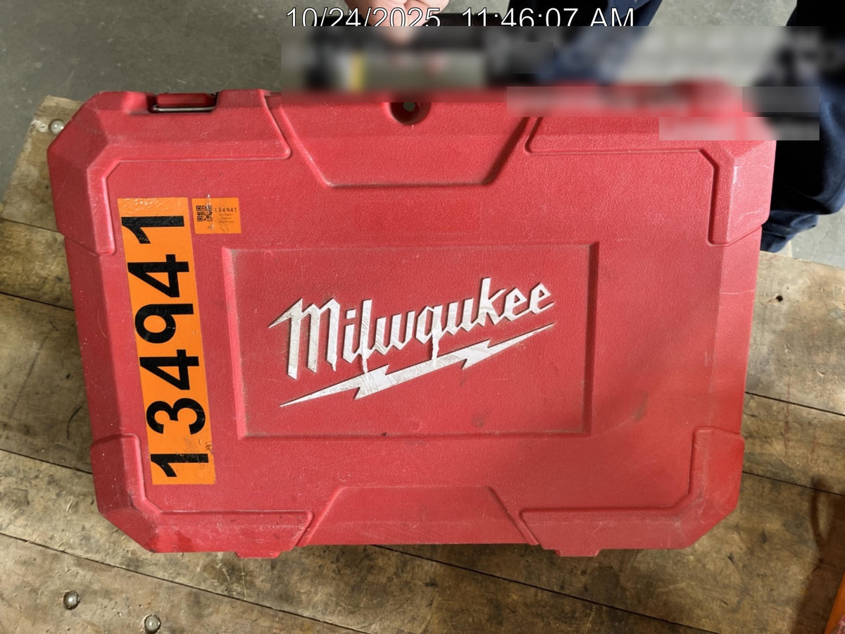 2021 MILWAUKEE 2877-22
