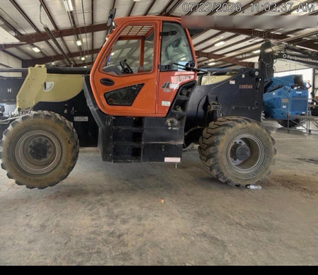 2021 JLG 1075