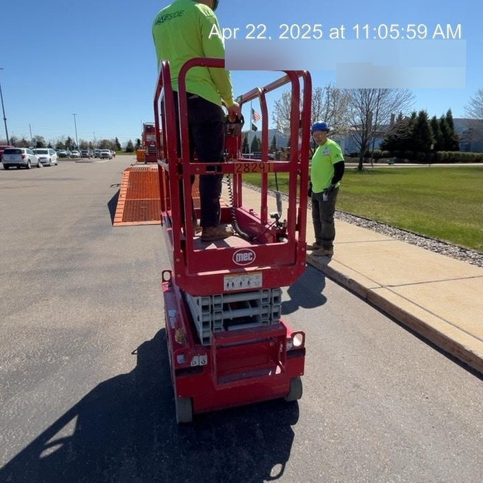 2019 MEC 1330SE MEC 1330SE w/ES Track Hardware, Full Extended 2 Year Warranty