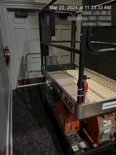 2023 JLG 1030P