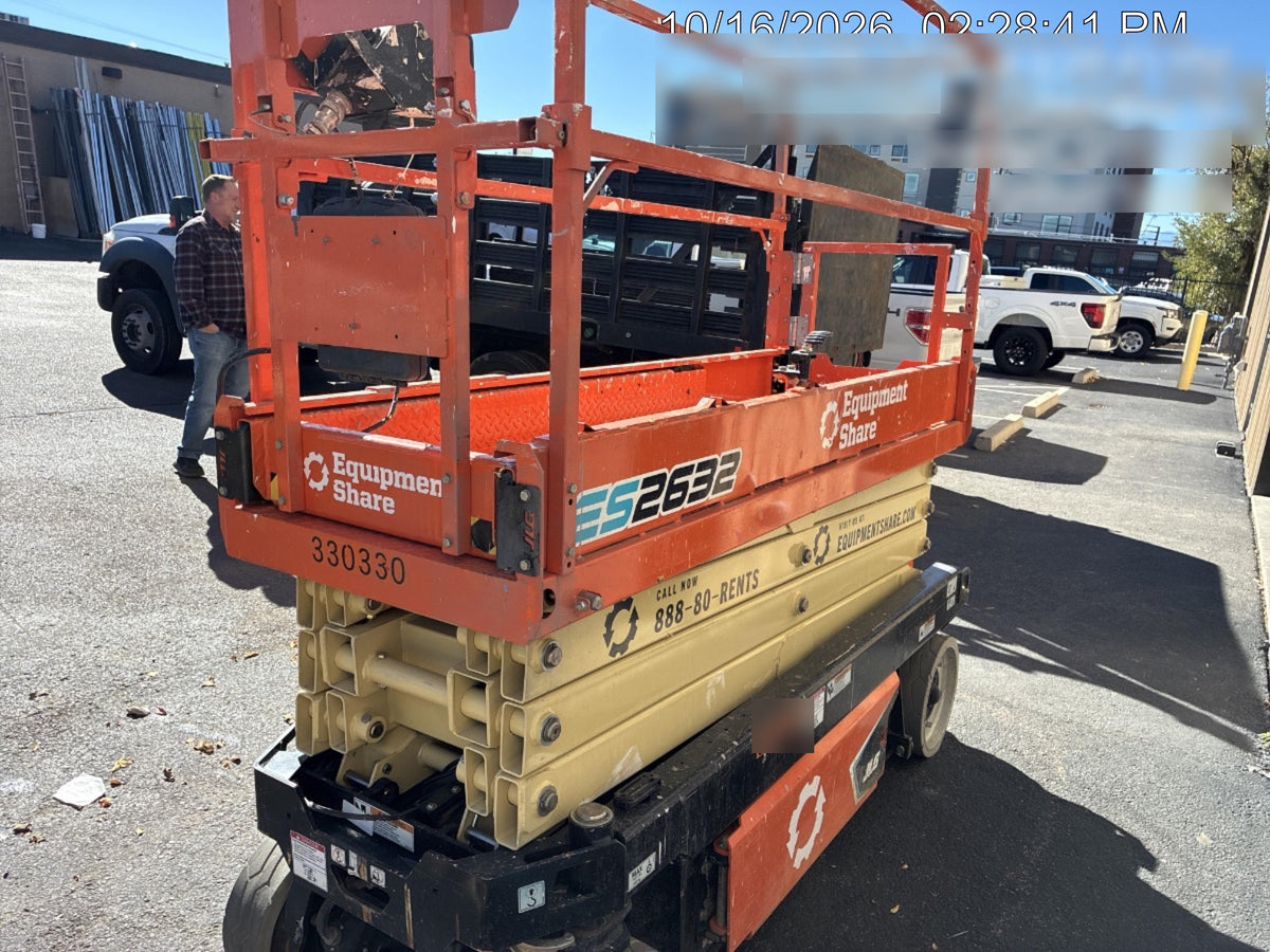 2023 JLG ES2632