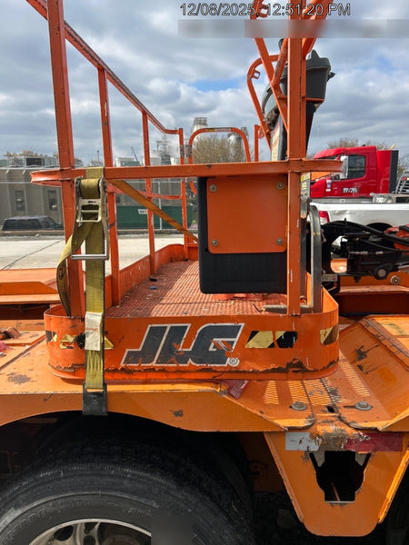 2021 JLG 400S