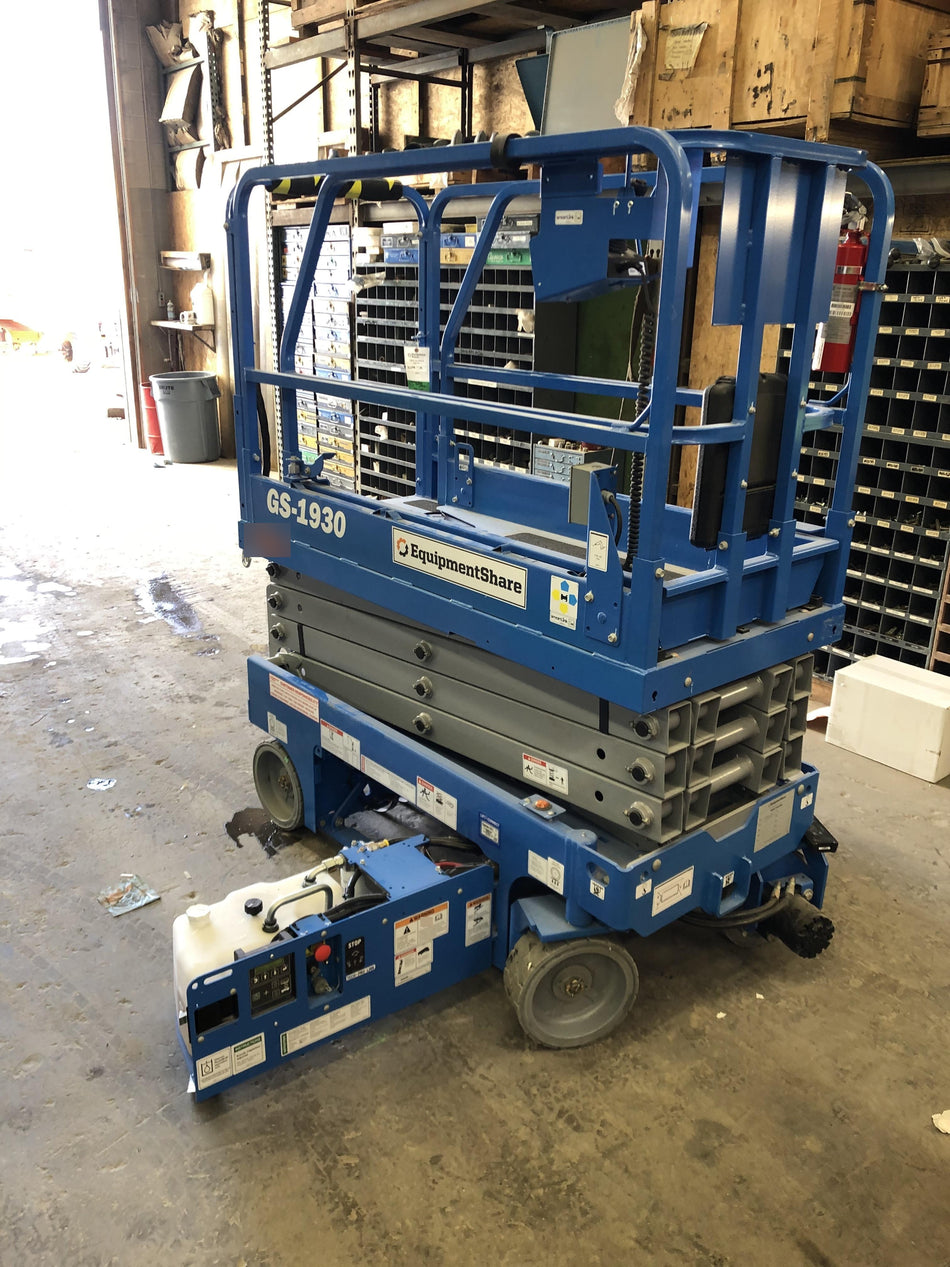 2019 Genie GS-1930 Fixed rails with chain Entry