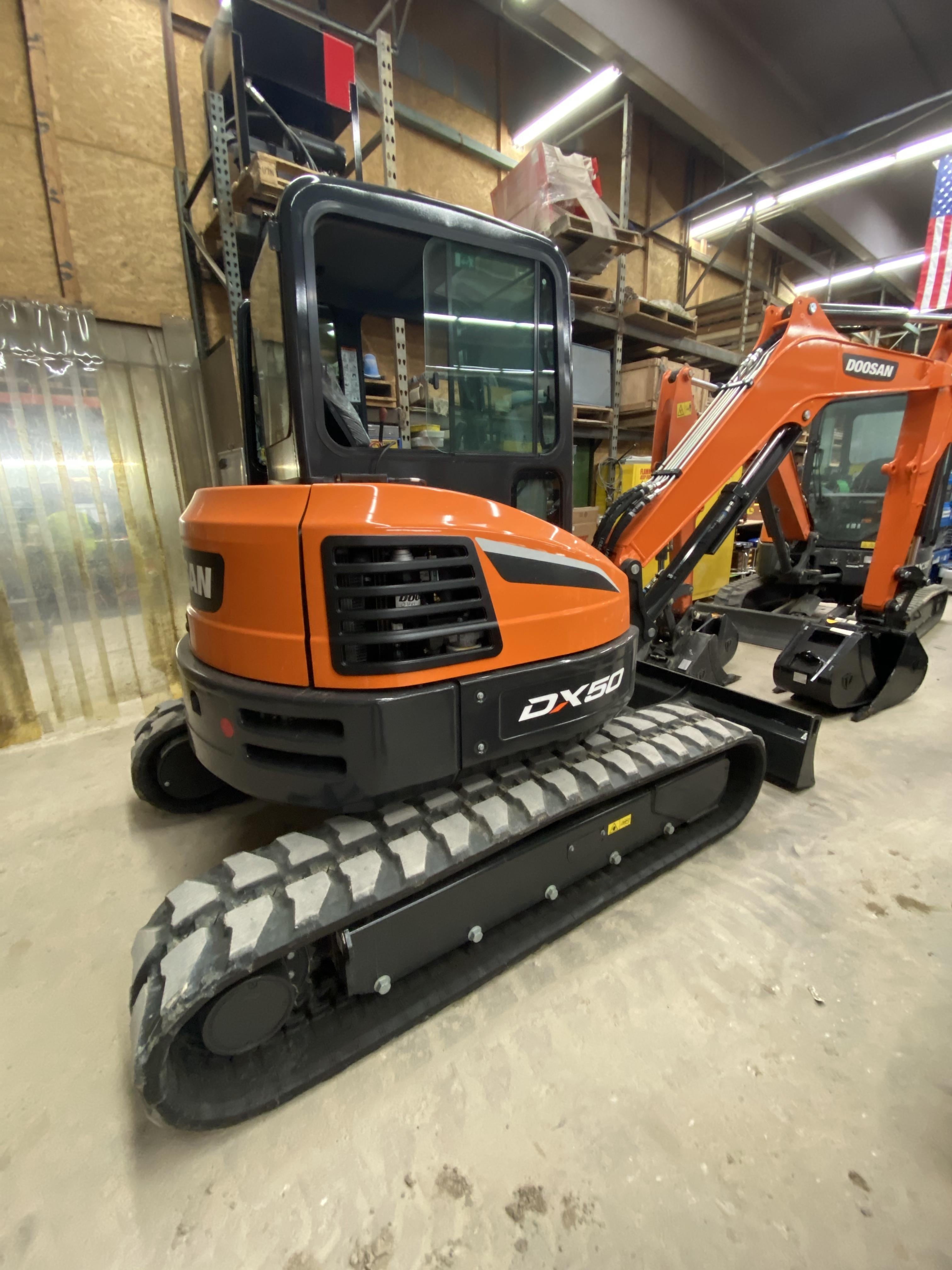 2020 DOOSAN DX50-5