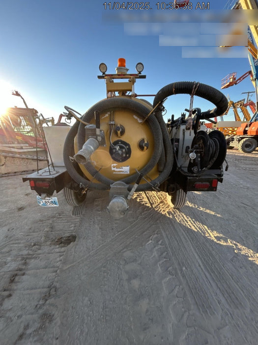 2023 Vac-Tron LP573XDT T4 Koehler Diesel Engine, 500 Gallon Debris Tank, x2 100 Gallon Water Tanks