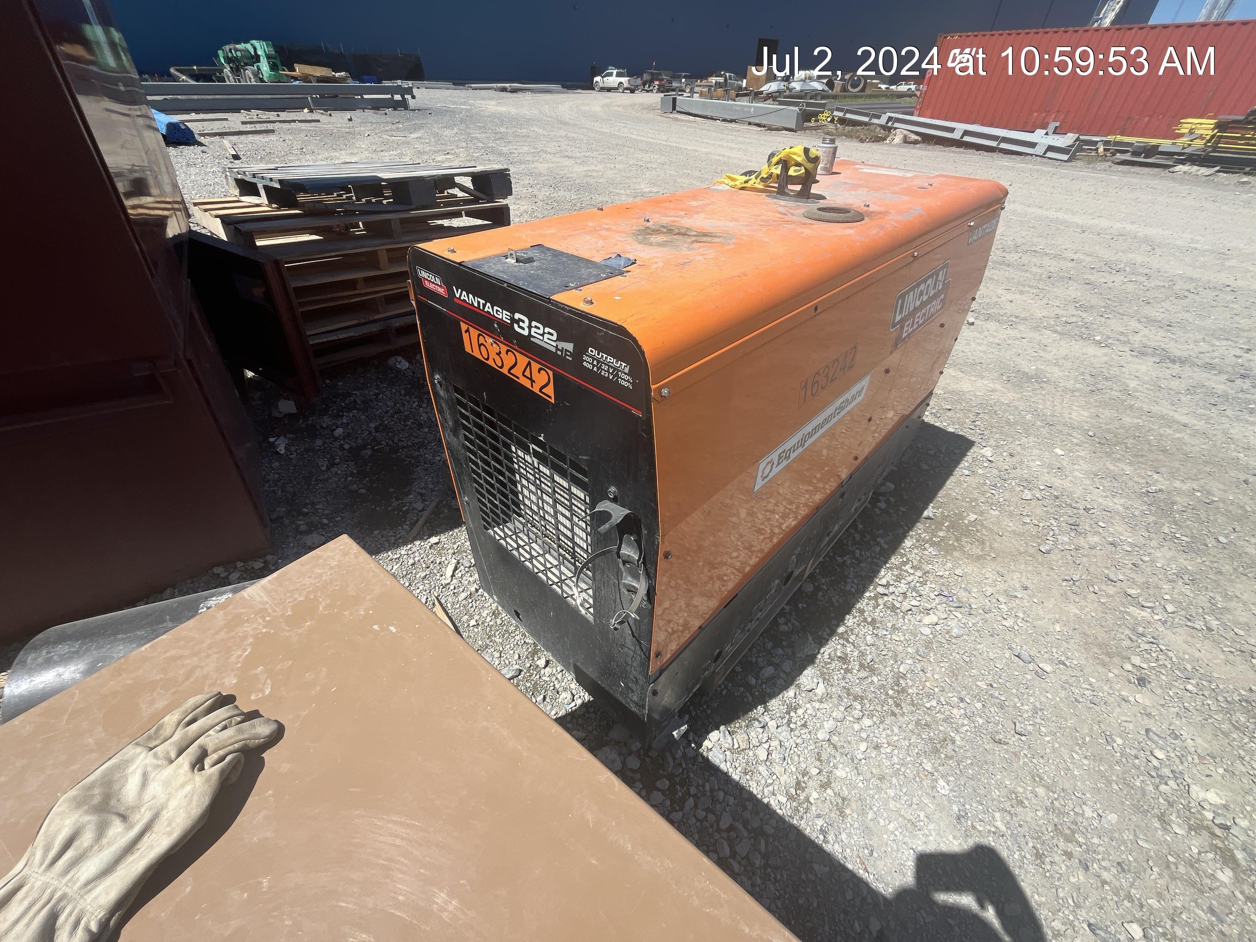 2021 Lincoln Electric Vantage 322 Vantage 322 Ready Pak 3 w/ Decals, ORANGE (includes trailer, cable rack, fender light kit) NO Telematics