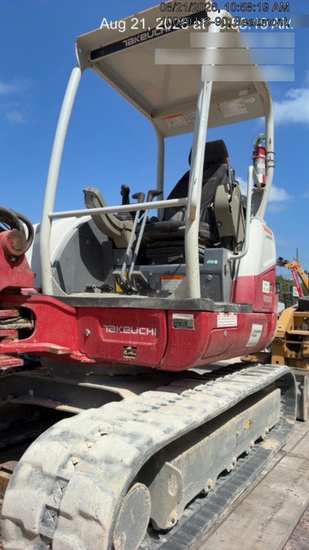 2023 TAKEUCHI TB250-2R