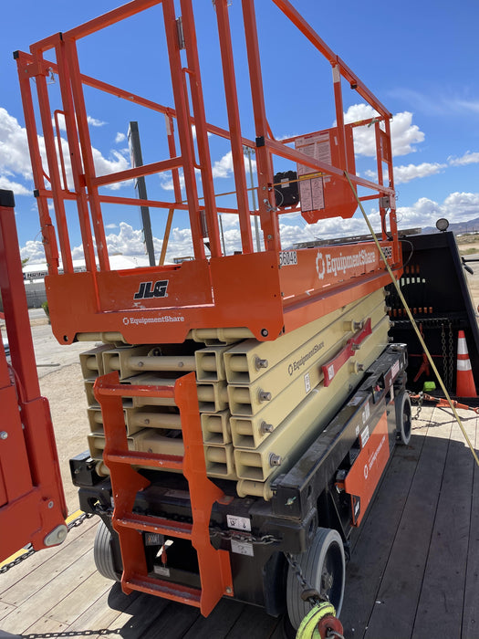 2022 JLG R4045