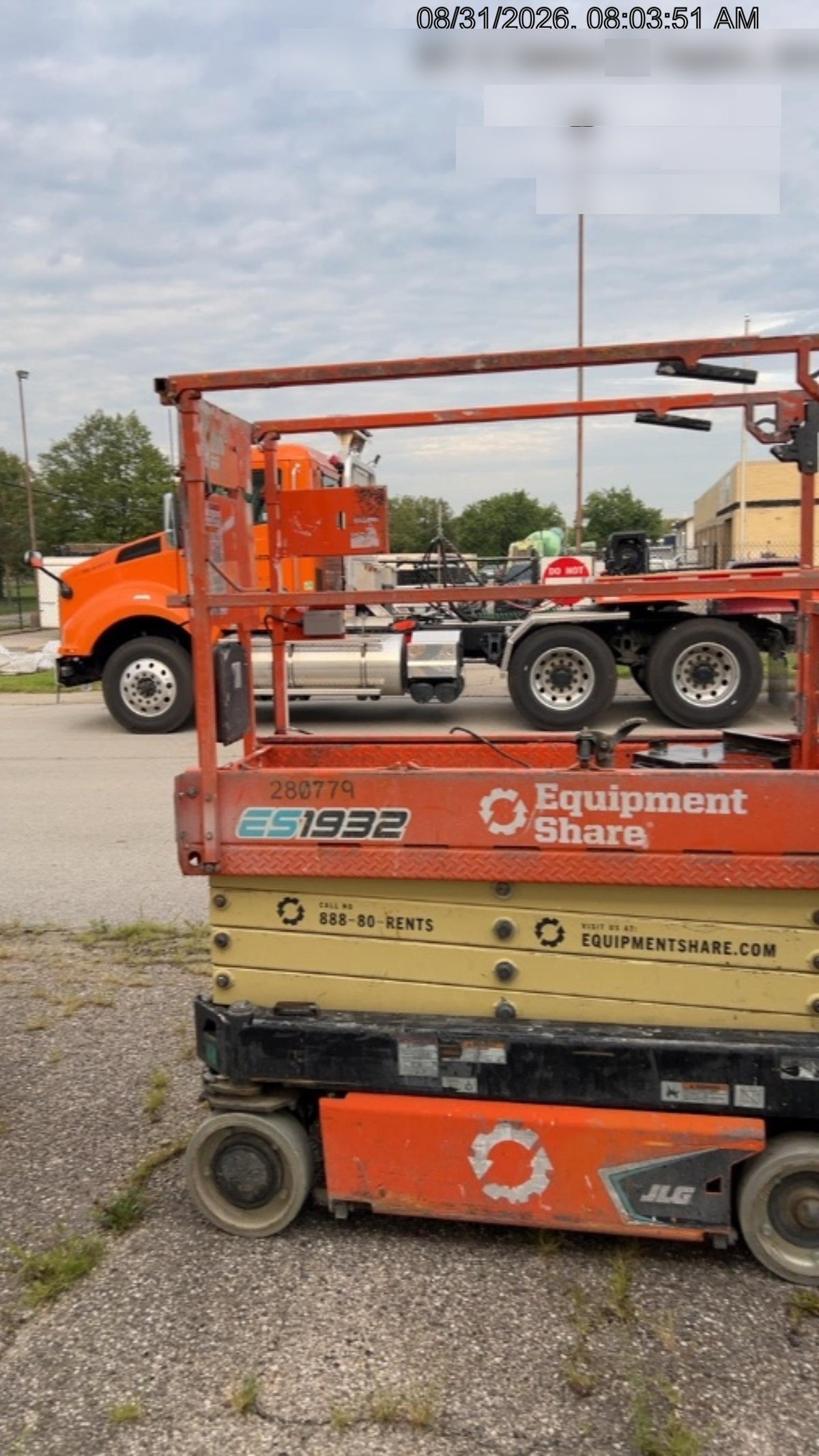 2022 JLG ES1932