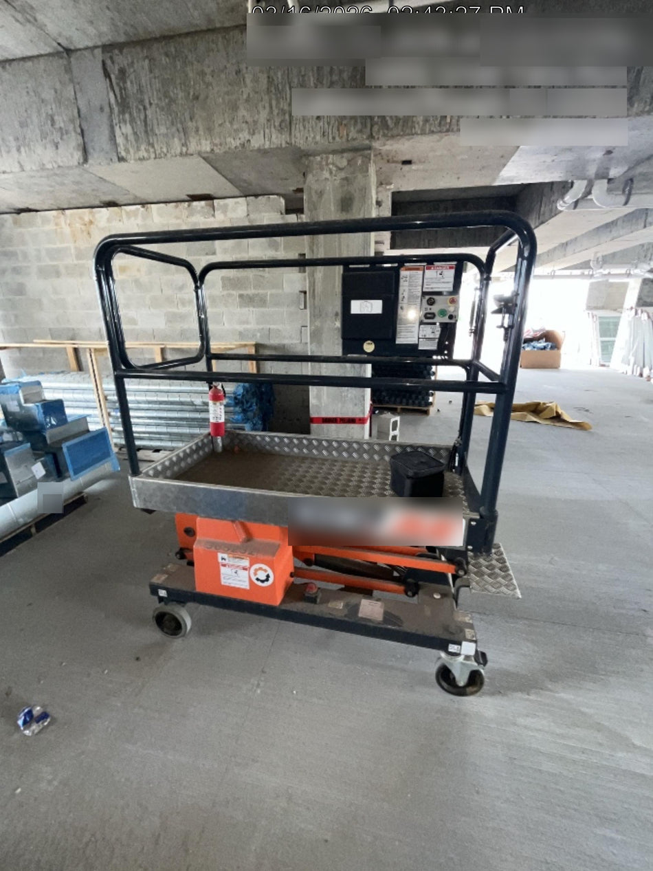2023 JLG 1030P