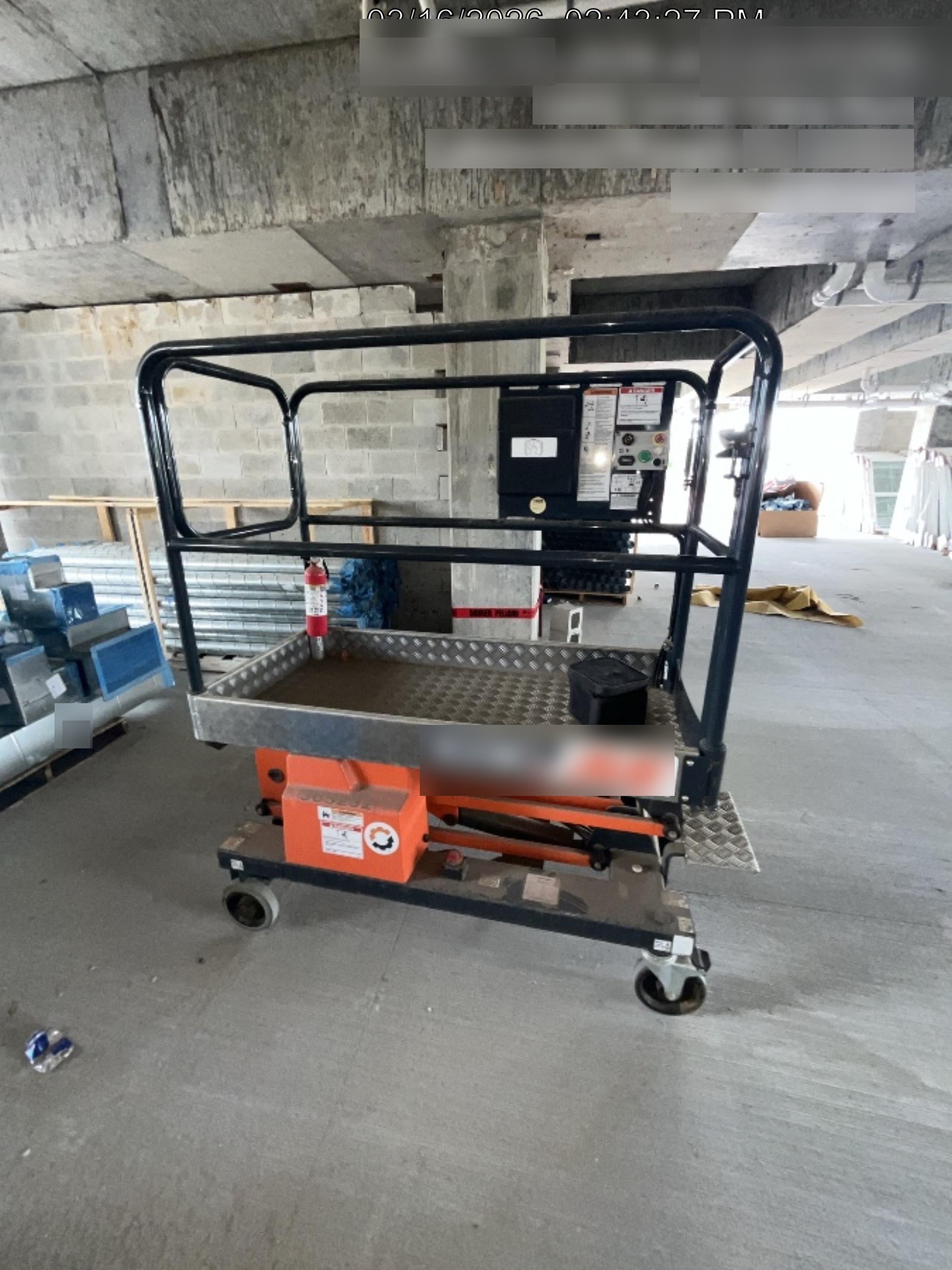 2023 JLG 1030P