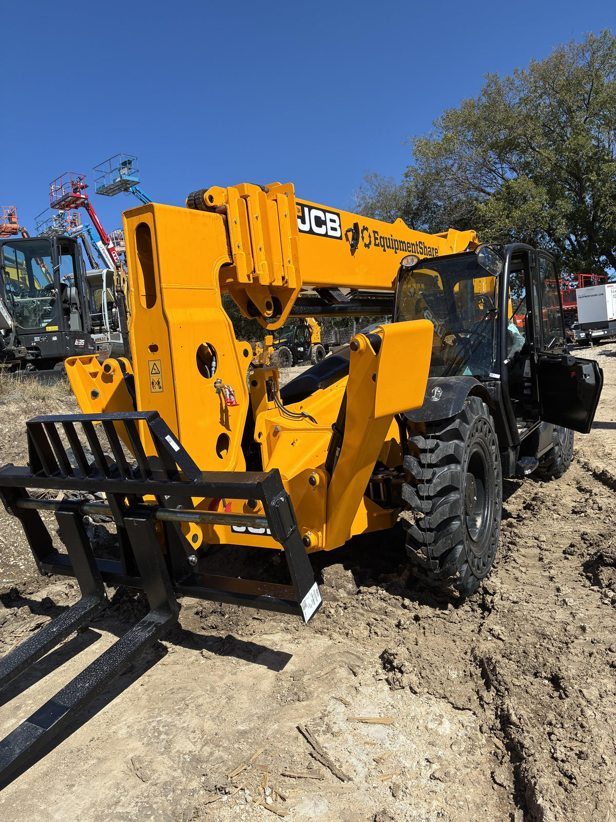 2026 JCB 512-56