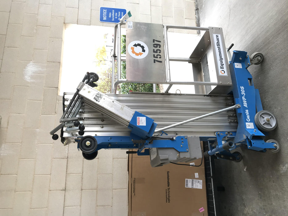 2019 GENIE AWP-30S