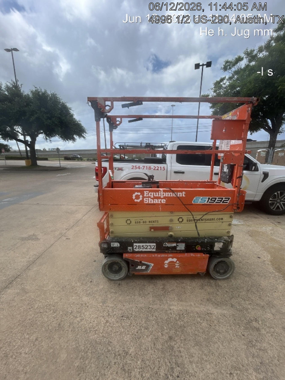 2022 JLG ES1932