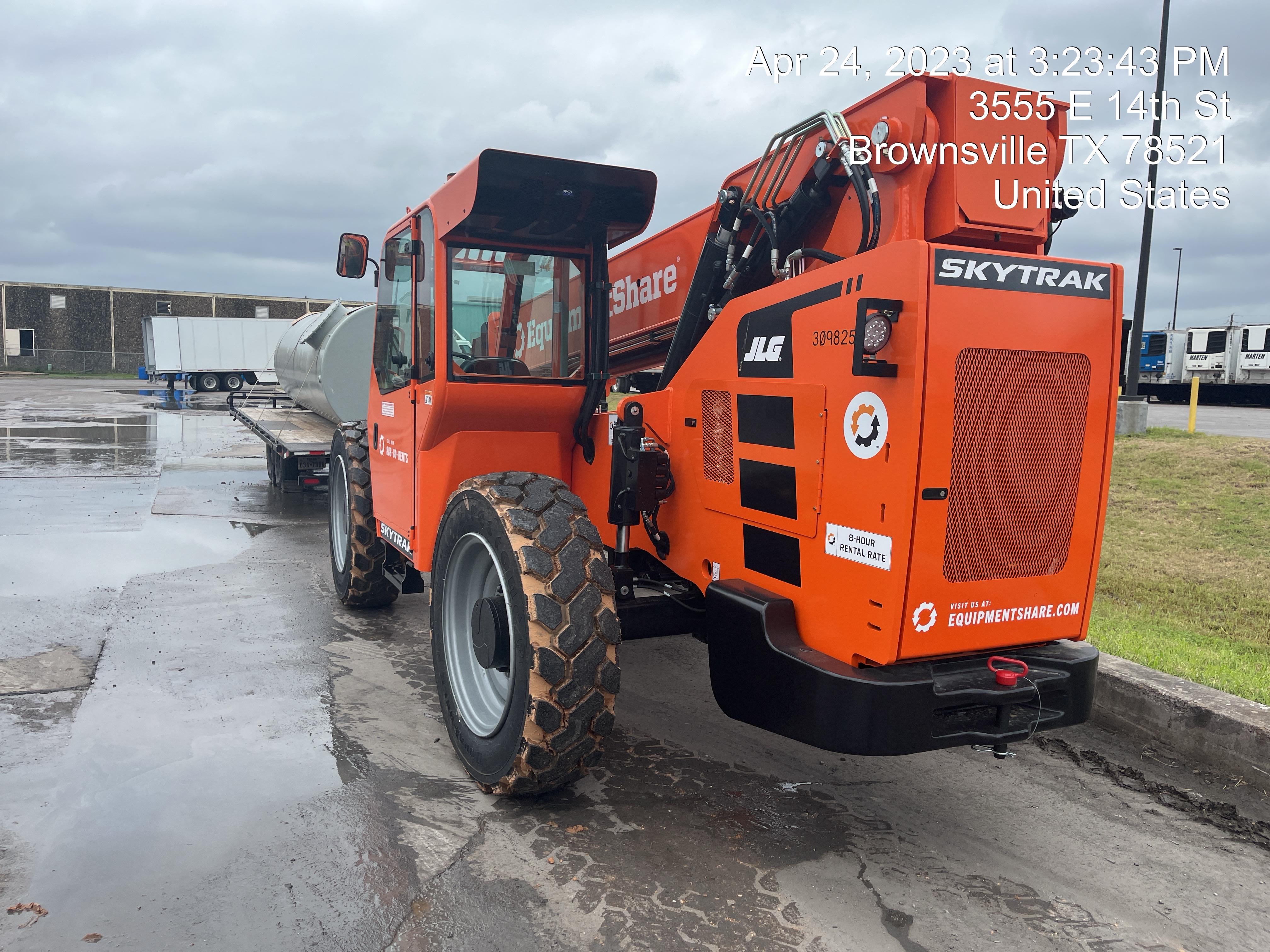 2023 SKYTRAK 8042