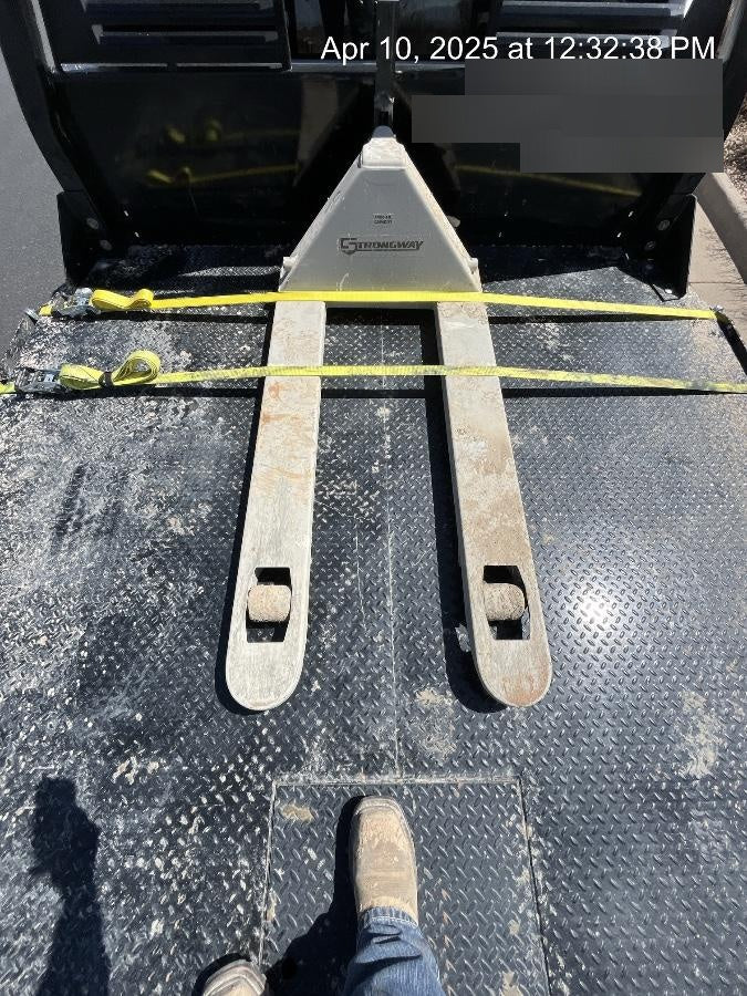 2023 STRONGWAY 4400 lb Pallet Jack