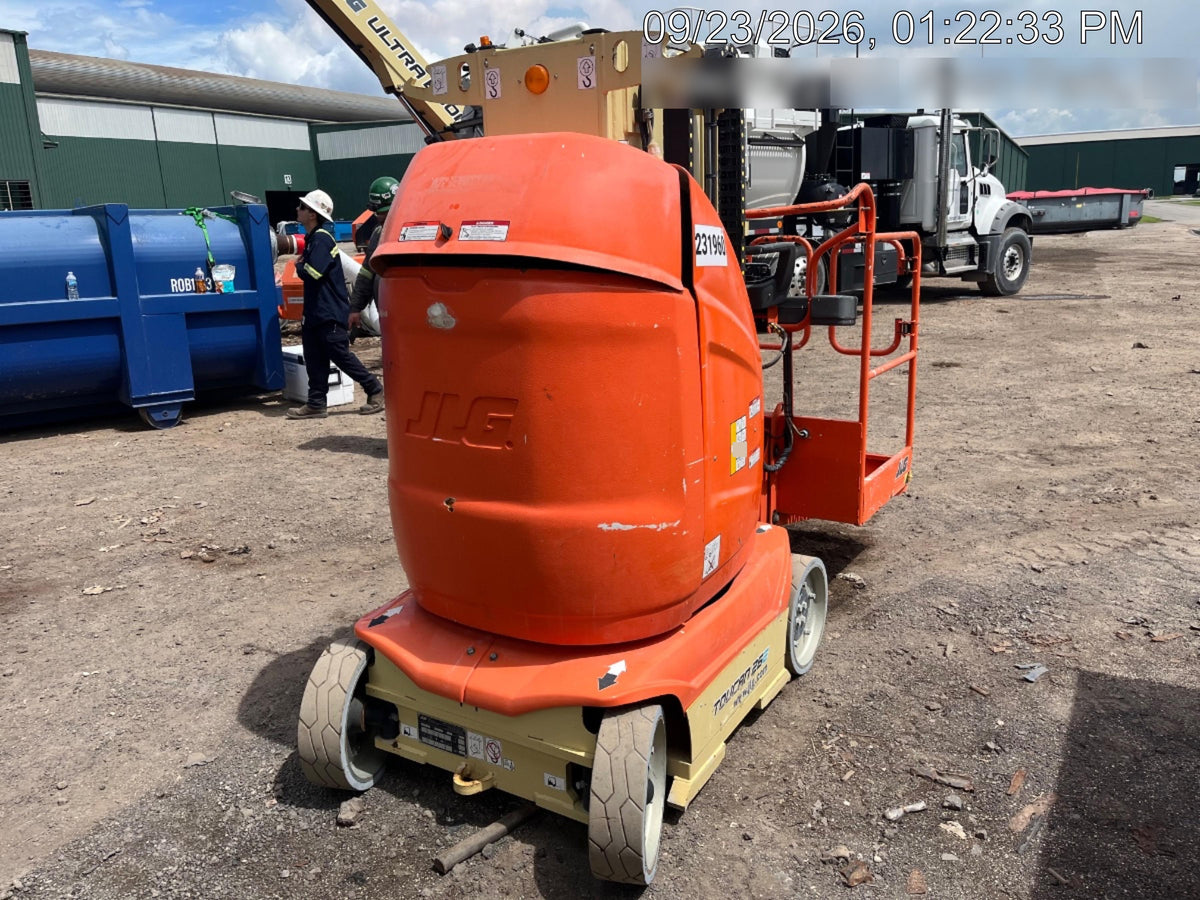 2022 JLG 26E