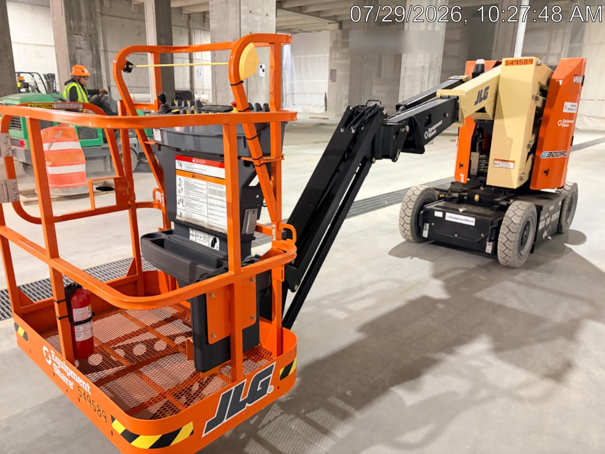 2025 JLG E300AJP