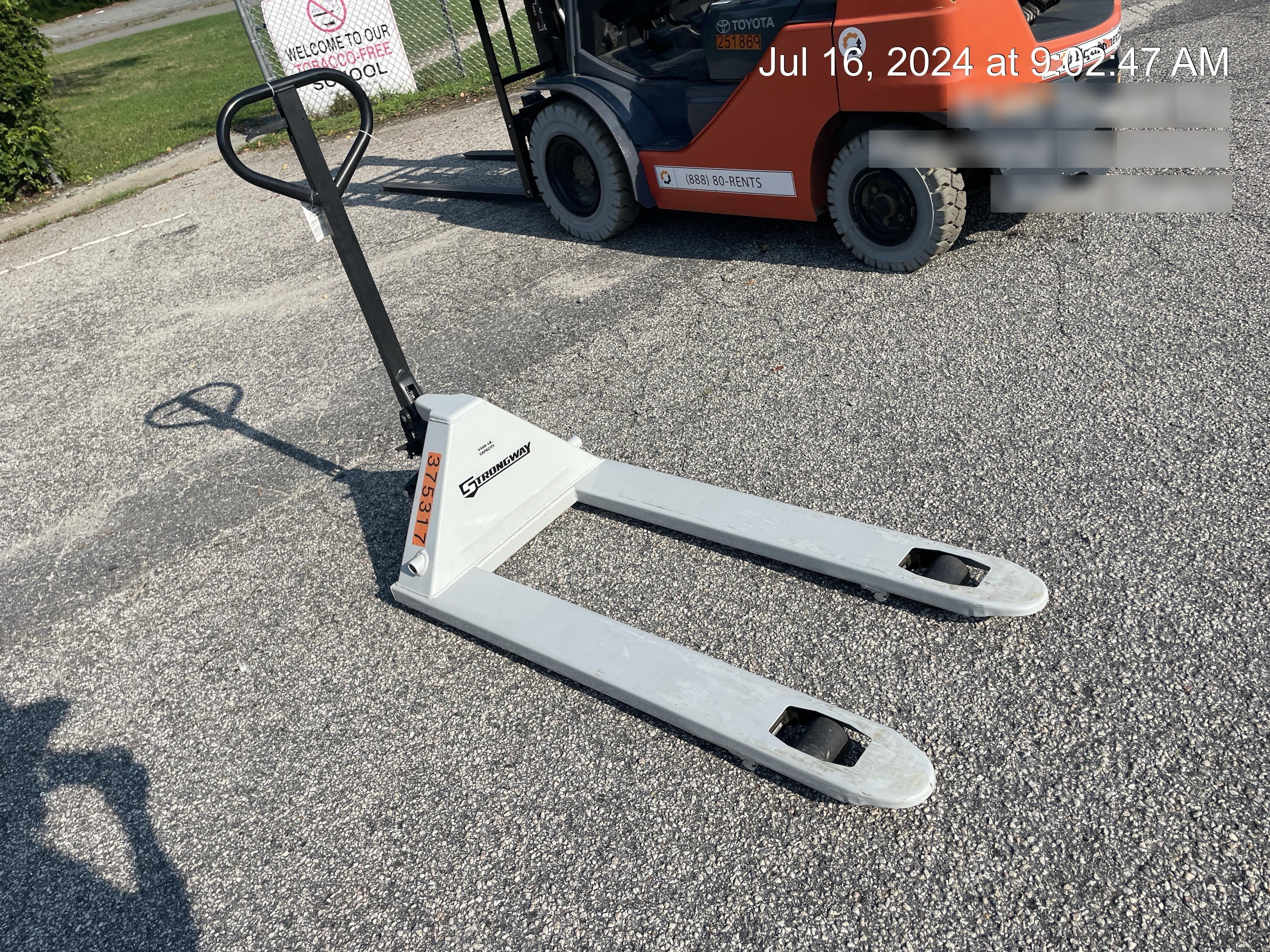 2023 STRONGWAY 4400 lb Pallet Jack
