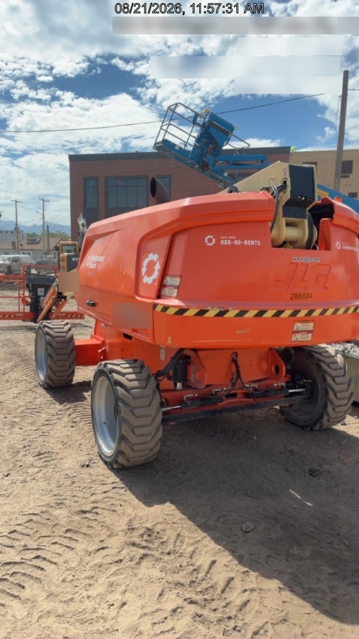 2022 JLG 660SJ