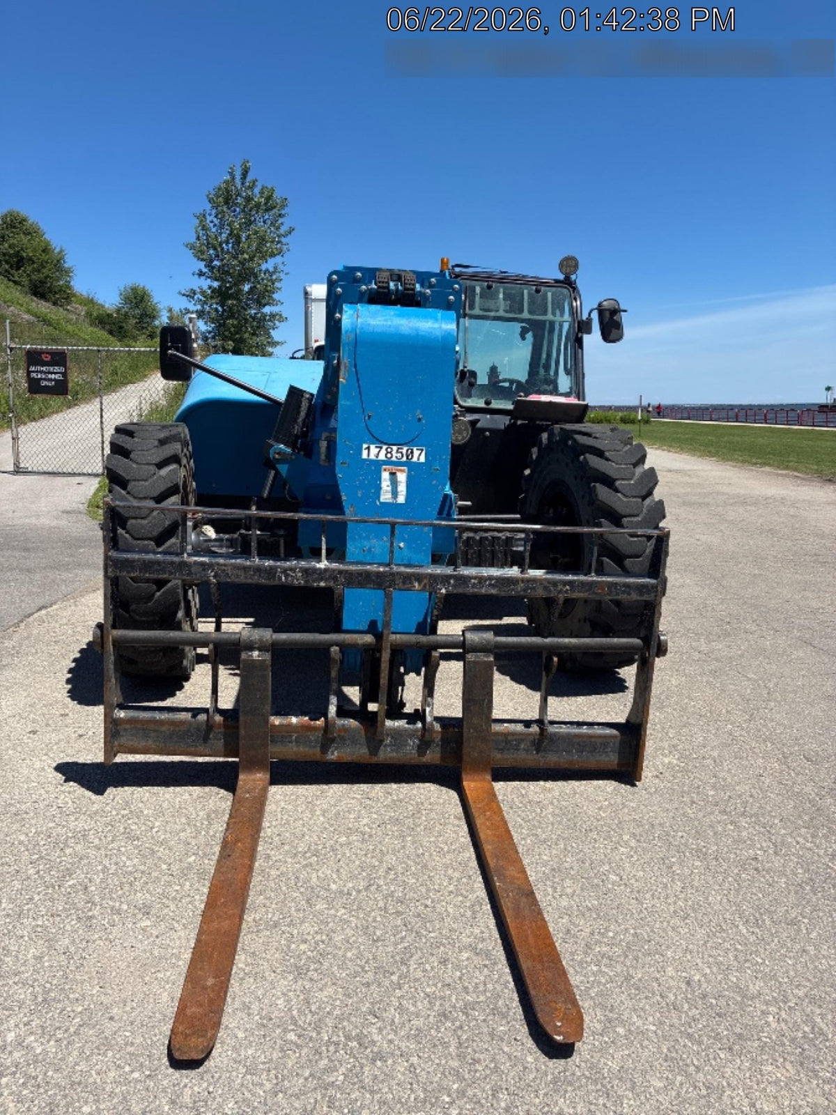2021 GENIE GTH-844
