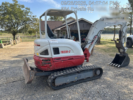 2023 TAKEUCHI TB235-2R