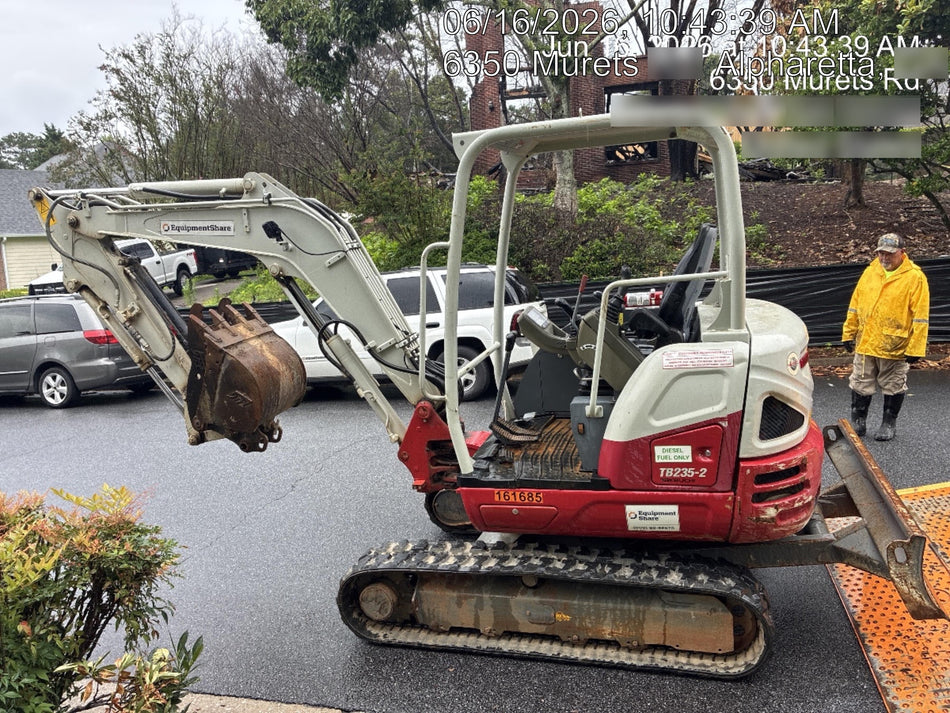 2021 TAKEUCHI TB235-2R