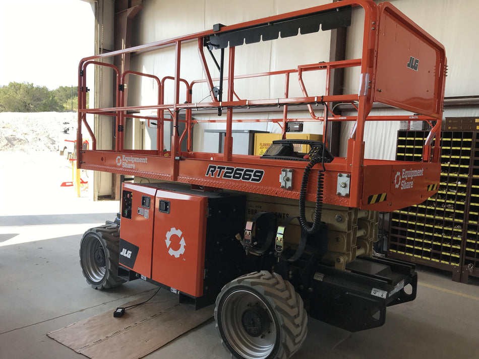 2022 JLG RT2669