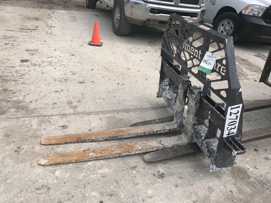 2021 PALADIN 48" Pallet Forks - Paladin