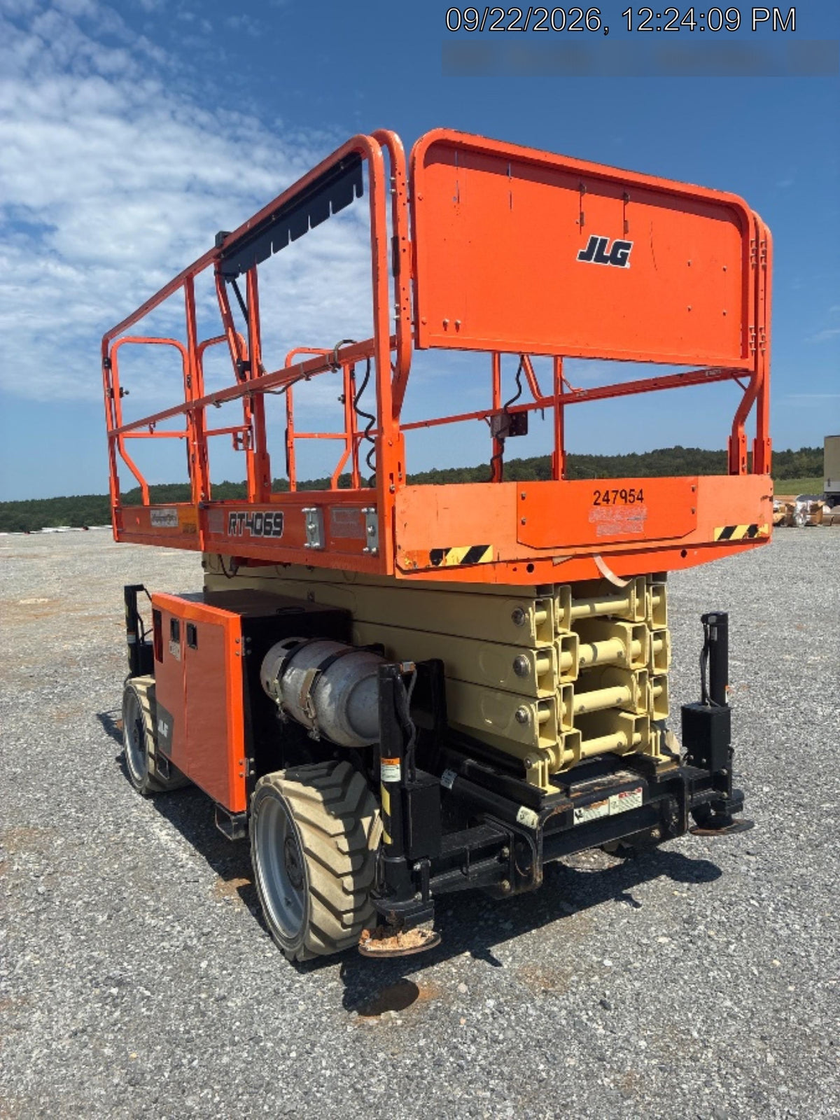 2022 JLG RT4069