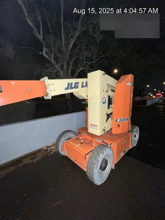 2019 JLG E300AJP