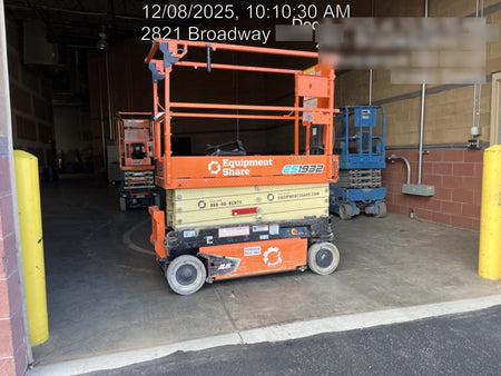 2023 JLG ES1932