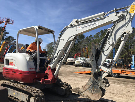 2022 TAKEUCHI TB235-2R