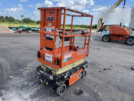 2021 JLG ES1330L
