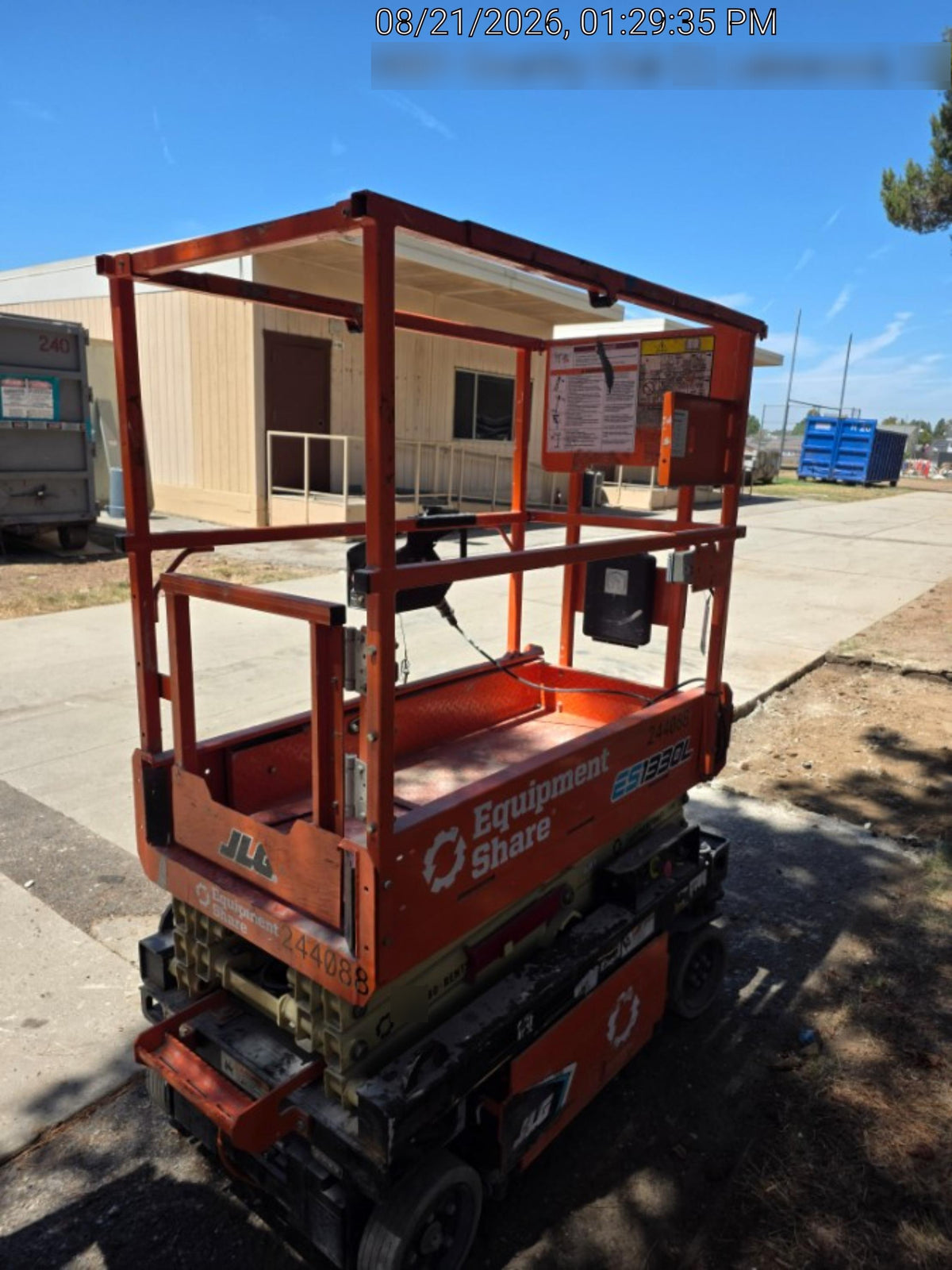 2022 JLG ES1330L