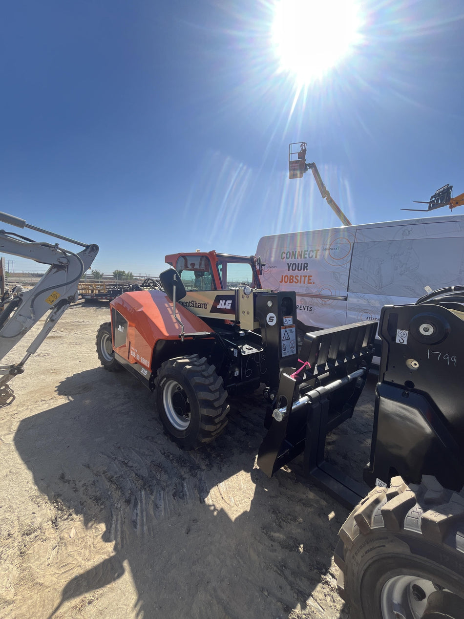2025 JLG 519