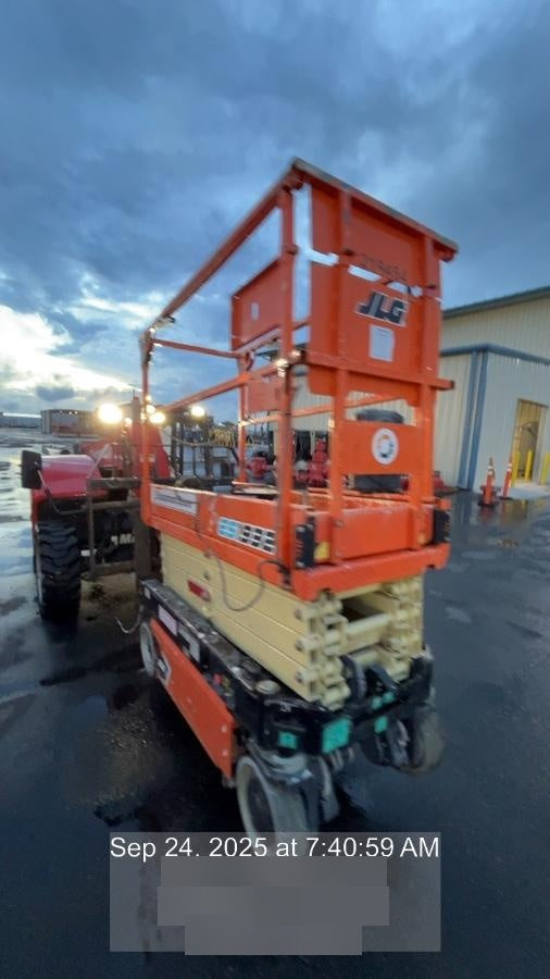2022 JLG ES1932