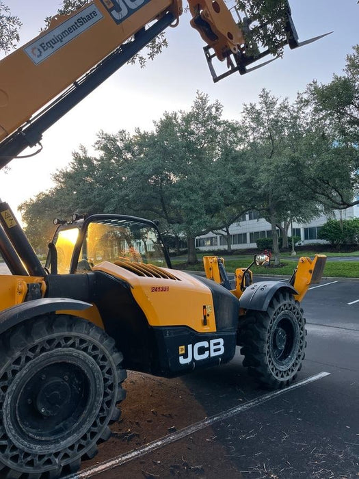 2022 JCB 510-56