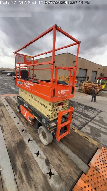 2023 JLG ES2632