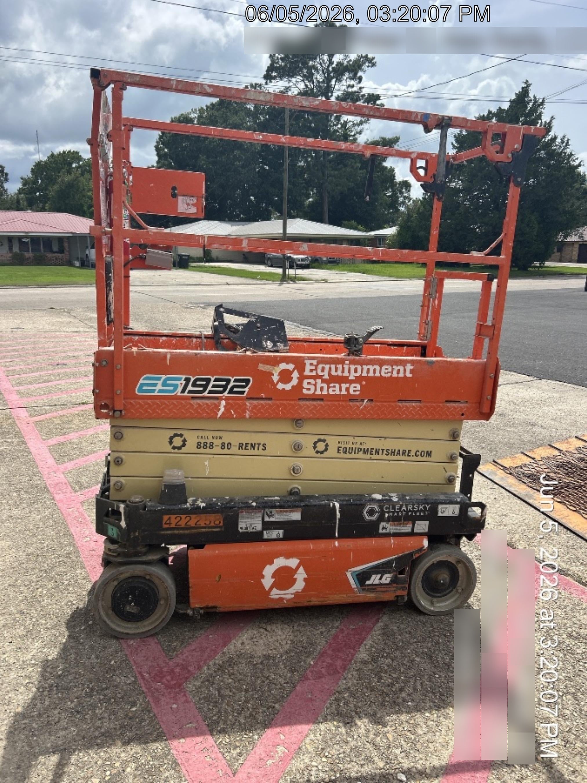2024 JLG ES1932