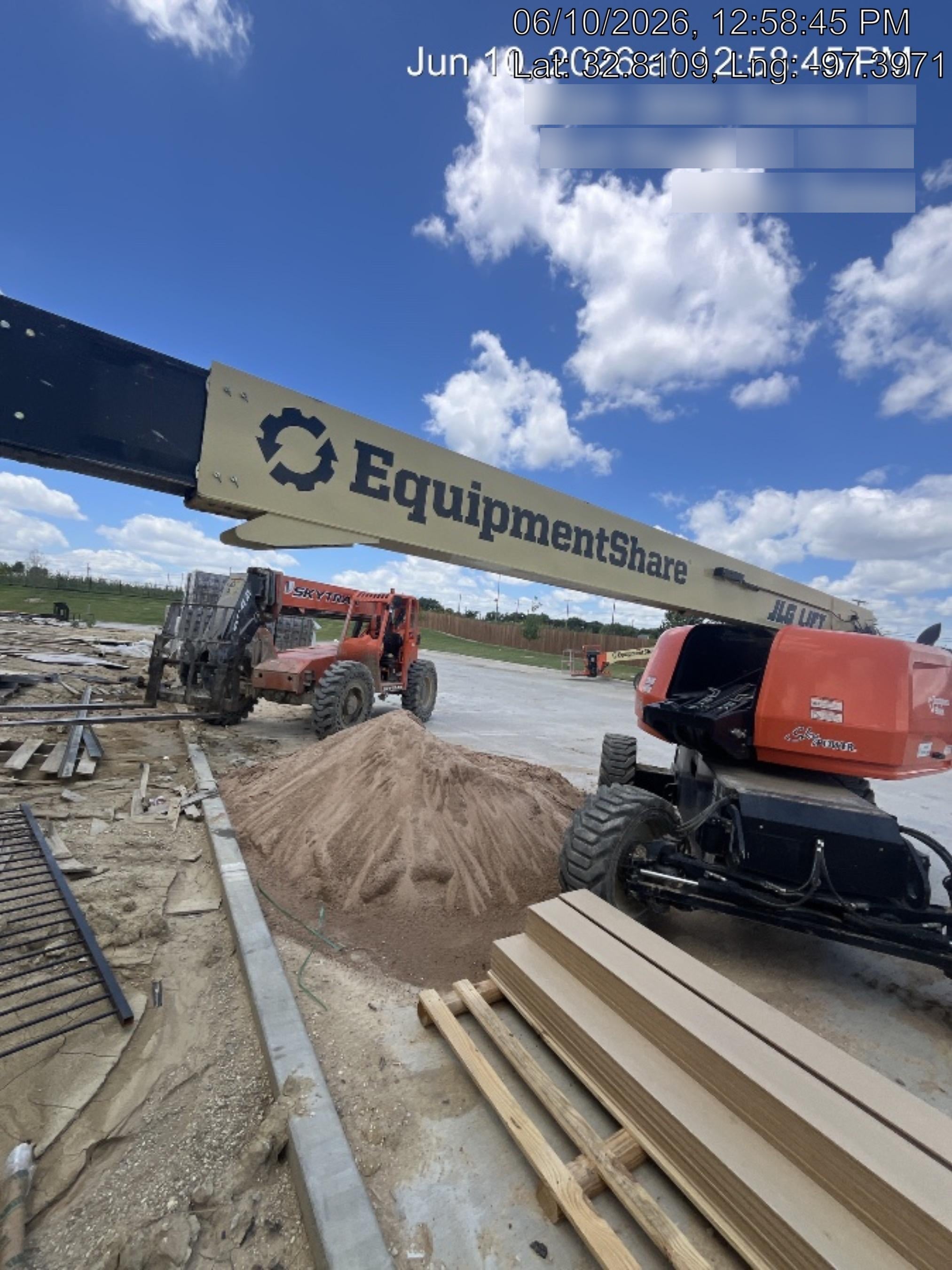 2024 JLG 660SJ