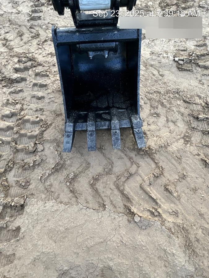 2025 TAKEUCHI 18" HD Bucket - Takeuchi